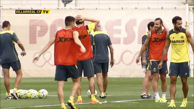 Daniele Bonera en el entrenamiento del Villarreal CF