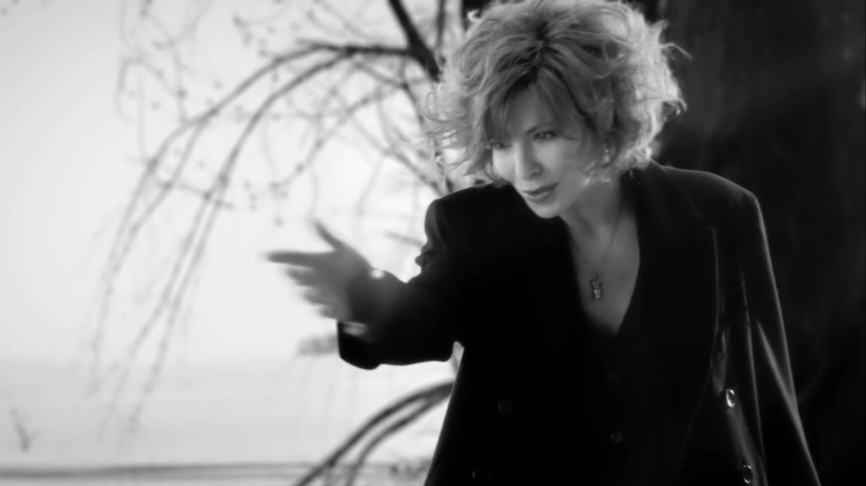 Mylene Farmer - Bleu Noir (HD)