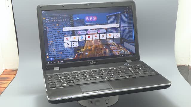 Fujitsu Lifebook A512. SSD-120 / HDD-500 / ОЗУ 8 ГБ / Win-10