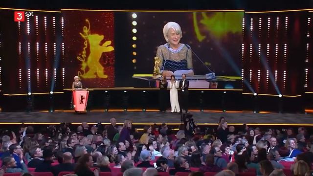 Helen Mirren ehrt Karin Buchholz (Berlinale 2020)