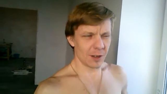прикольно рассказывает