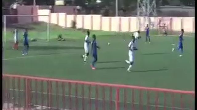 Abdoulaye Camara Alice Sirigu j'ai 19ans j'ai 1.80metre mon club santoba suis international guinéen