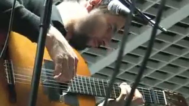 Jose Gonzales - Suggestions (Live @ Saturn-store Alexanderplatz Berlin 17.04.2008)