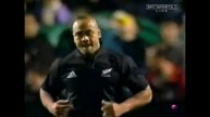 Jonah Lomu bounces Nicola Mazzucato