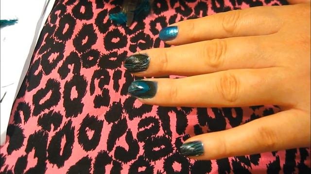 Fabulous Feather Manicure Nail Art Tutorial