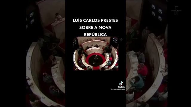 LUIS CARLOS PRESTES FALA SOBRE A NOVA REPÚBLICA