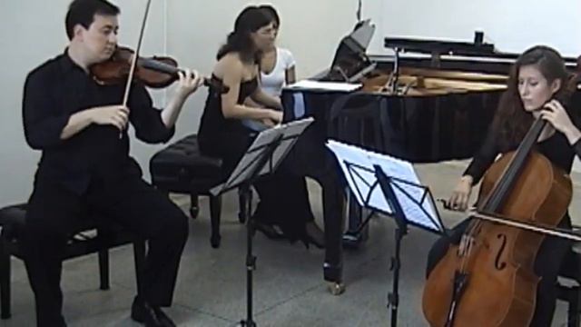 Schumann - Trio no.2 op.80 Mit innigem Ausdruck no Recital Fortepiano ao Pianoforte