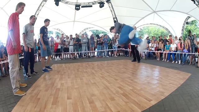 2 круг B Project vs LiveInt