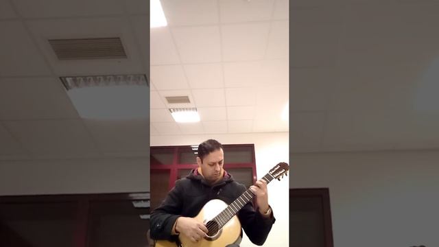 Sérgio Fernandes plays Por ti mi corazón  - Manuel Maria Ponce