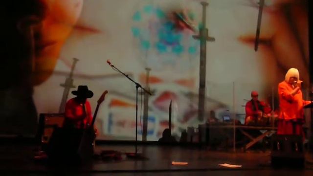 Genesis P-Orridge,LiVE "THEE MAJESTY"@ Espace Pompidou Paris (6)