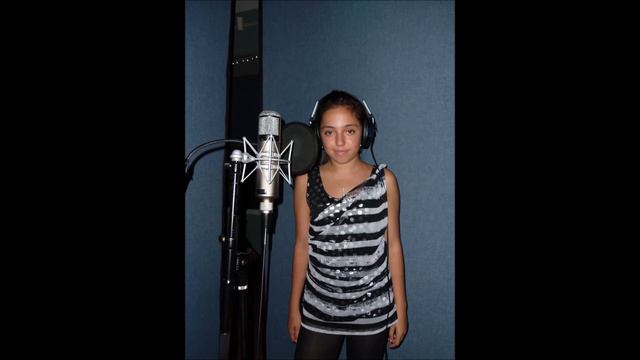 Samantha singing "Hit The Road Jack"