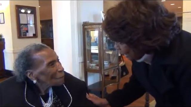 Maxine Waters meets Amelia Robinson