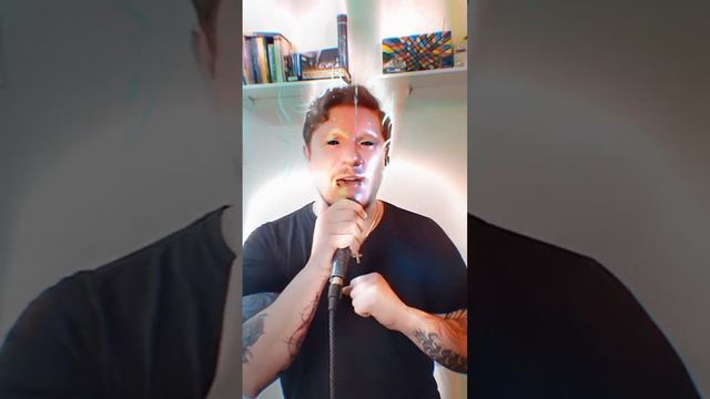 Mow Marques canta In The Shadows (THE RASMUS) Lauri Ylönen