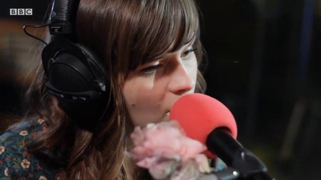 Gabrielle Aplin - Ghosts (BBC Introducing Maida Vale session)