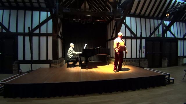 Gregor Kowalski singing