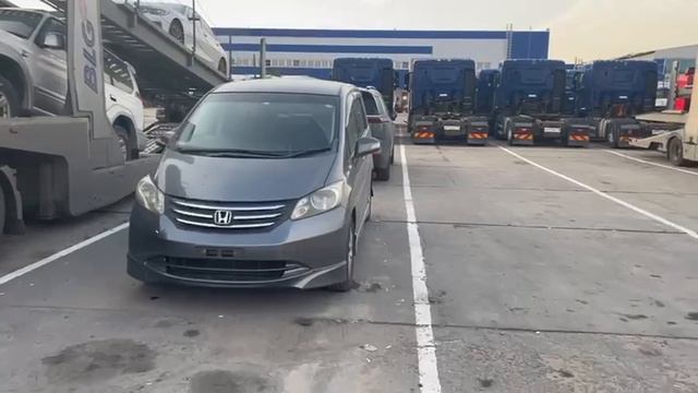 Honda Freed купленный на аукционе в Японии доставлен до Москвы.