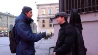 Реакция прохожих на песню Миши Гами "В стиле мёртвая петля"