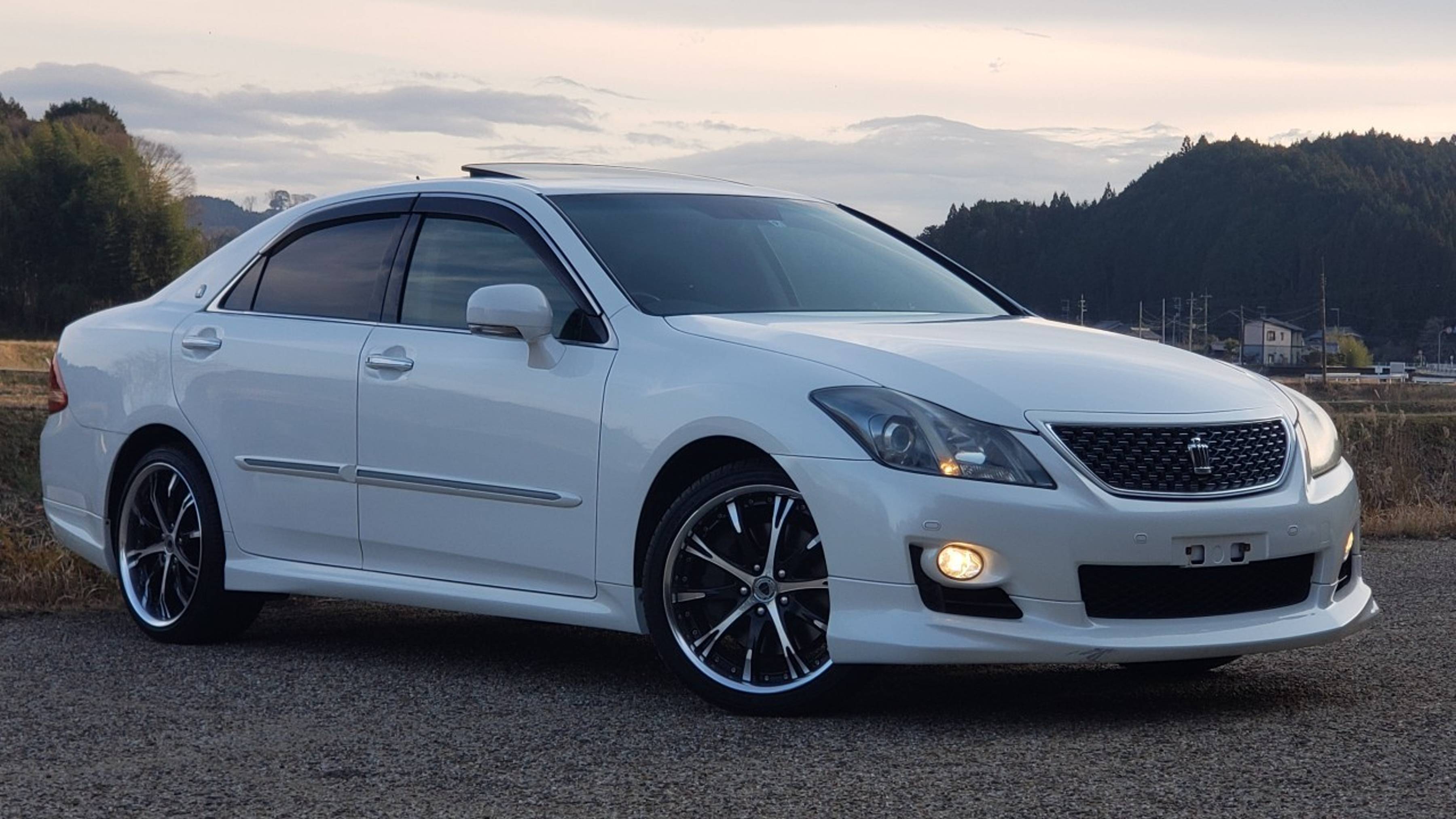 Улучшение света Toyota Crown 200, установка biled aozoom a5+