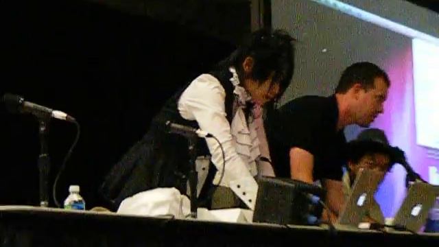 2010 An Cafe Kanon Fixing Computer (Beginning of Panel)