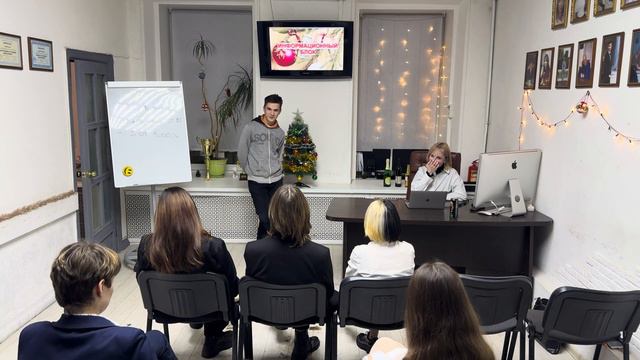 Игорь Тихонов 18 Лет.  35.176 Рублей за Неделю