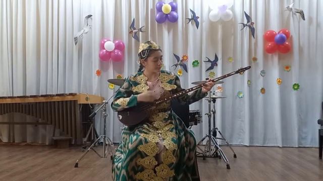 Узбекская народная мелодия " Олма Отдим".   Музафарова Мохинур