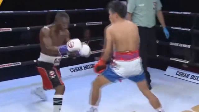 VINCENT ASTROLABIO KNOCK DOWN GUILLERMO RIGONDEAUX IN THE 8TH ROUND