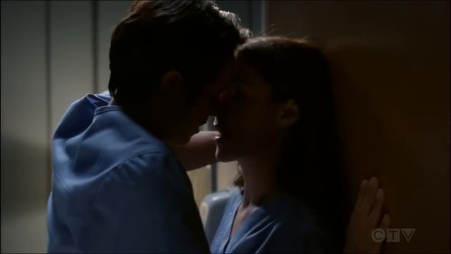 Grey's Anatomy 19x03 Kiss Scene - Jules and Benson