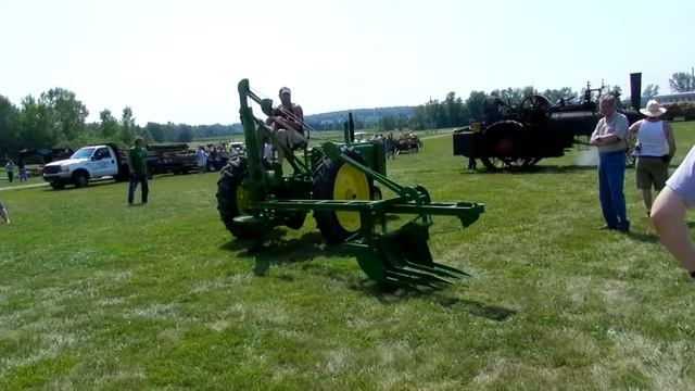 chilton 2014 john deer loader in action