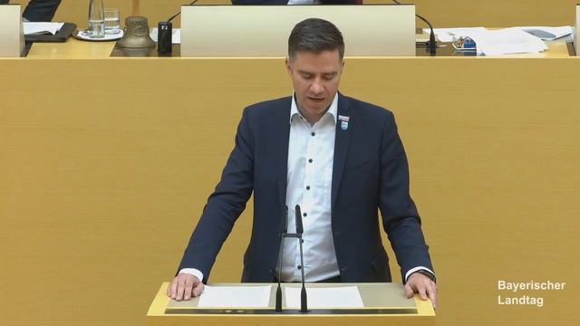 Mang: Und täglich grüßt der schwarze Filz!