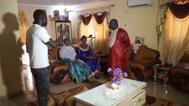 Le grio Djeliman kouyaté vien flatté cafu sacko c'est un nouveaux films bientôt