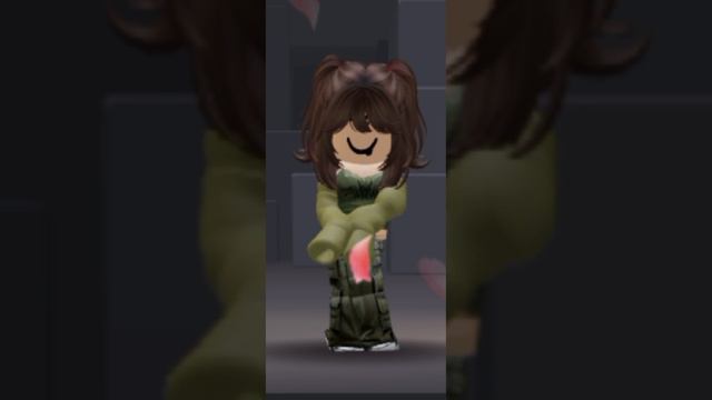 люди тянут ко мне руки