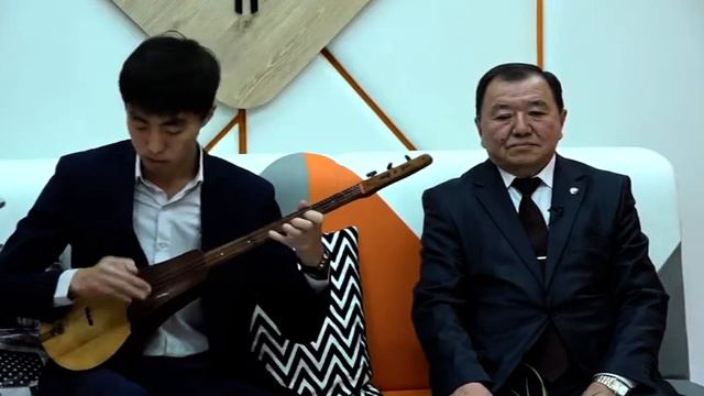 "Күрөңкеев музыкалык окуу жайы - атадай күчүн берген, энедей сүтүн берген окуу жай”