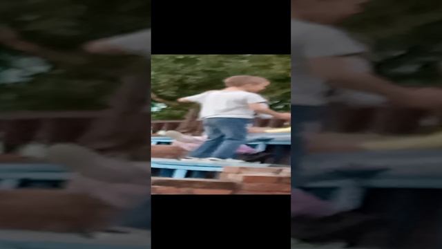 Парочка танцует в 6 лет