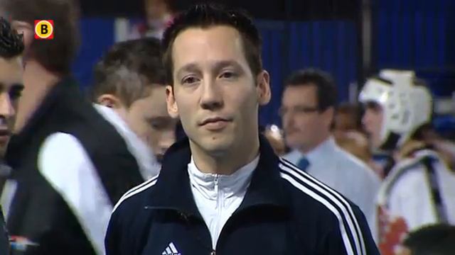 Mollet bekijkt zijn tegenstanders tijdens Dutch open