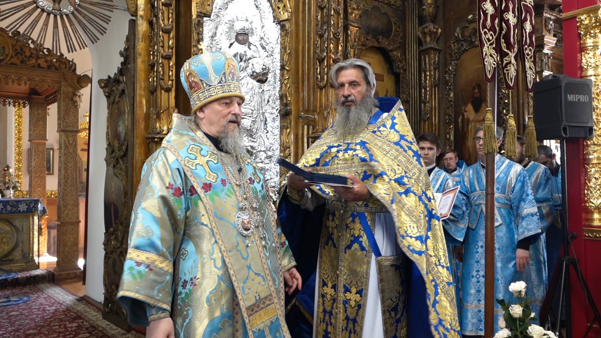 Архиерейское богослужение в Крестовоздвиженском храме