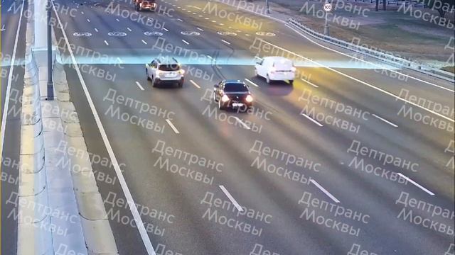 🚚Рано утром большегруз и мусоровоз столкнулись на МКАД 🚚