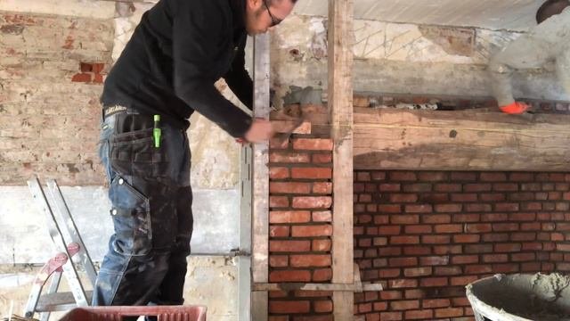 Bricklaying A Fireplace (10) With A Massive Oak