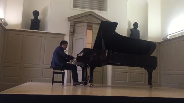 Liangjun Dong, Shubert "wanderer Fantasy",Beethoven op31.2.'Tempest", Liszt. Vallee d'obermnn