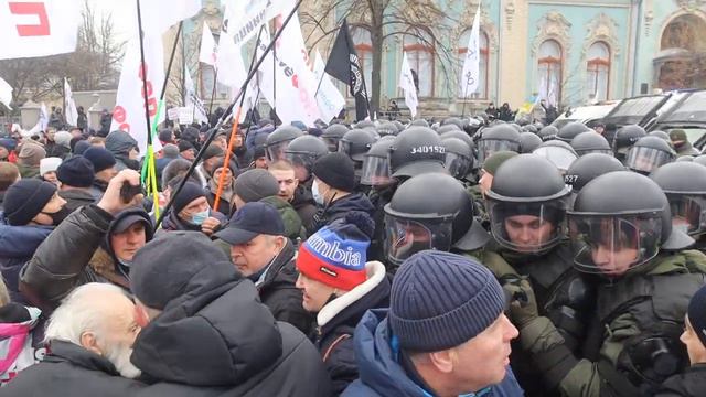 Save ФОП. Поліція виштовхує ФОПів з дороги на Грушевського