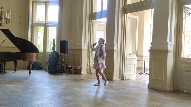 "Пісня на добро" Слова: Юрій Рибчинський. Музика: Іван Карабиць. Виконує: Крістіна Сікало - 12 рокі