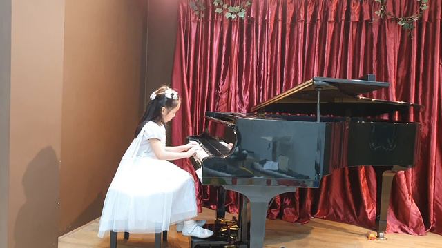 Savanah Abigail Thio -  6 y.o - Allegretto in C - Edelweiss- Minuet in C - Potong Bebek Angsa