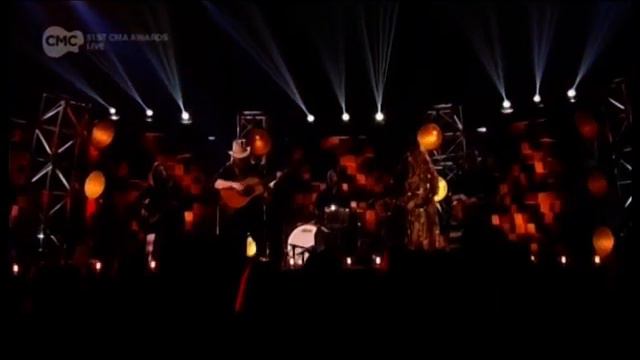Chris Stapleton- Broken Halos (Live)