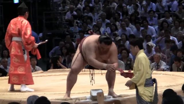 Sumo Battle Ozeki Kakuryu vs Kisenosato Nagoya Japan