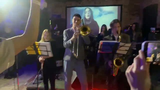 "Bad guy" группа Brass Light исполняет Юлия Рекунова