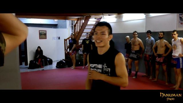 Un dimanche au Naraï Gym avec Ajarn Samart, Saksongkram, Dejrit, et Rob Kaman