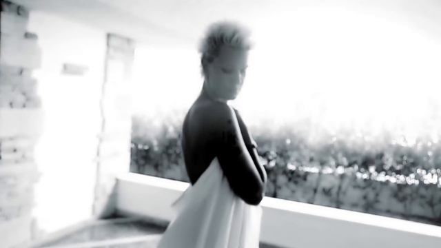 TIJANA DAPČEVIĆ - GLUPO MUŠKO MOJE