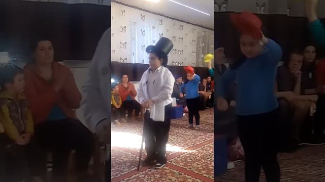 День матери танцевал мальчик Адильгереев Курбан