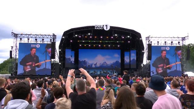 George Ezra  - Green Green Grass (Big Weekend 2022)