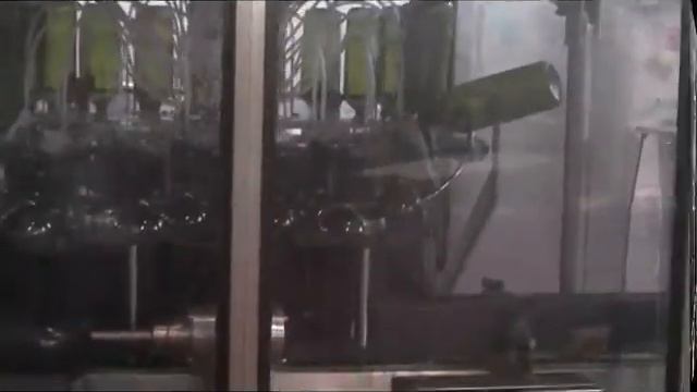 Imbottigliamento alle Cantine Leonardo da Vinci