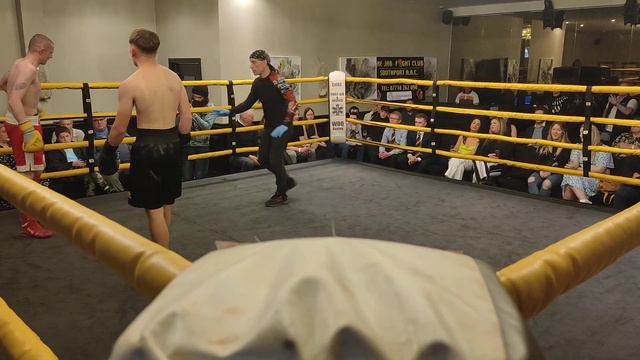 Jamie Dennis v Adam Vernon, 9/4/23.